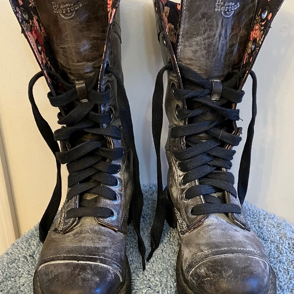 Dr. Martens 1914 Triumph Floral Lined Combat Boots - Picture 2 of 13